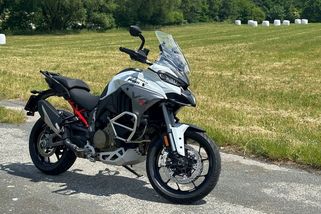 Ducati Multistrada V4 S je fantastická motorka! Ale vážně někdo potřebuje 170 koní? - Garáž.cz